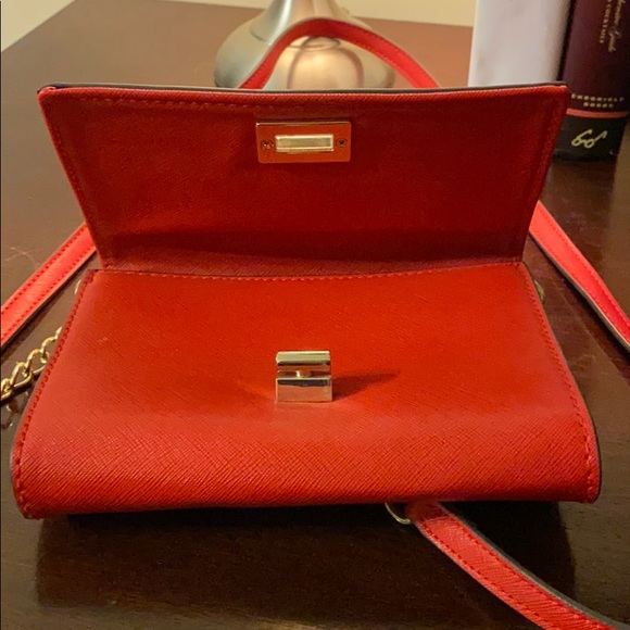 Prince & Fox red cross body bag - Picture 3 of 8